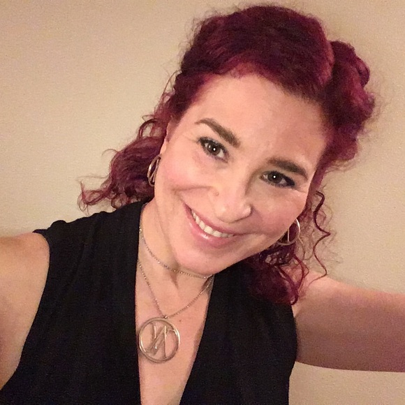 Meet your Posher, Cristine - Picture 3 of 4